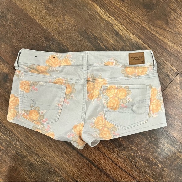 AE Floral Denim Shortie size 8 - Picture 3 of 3